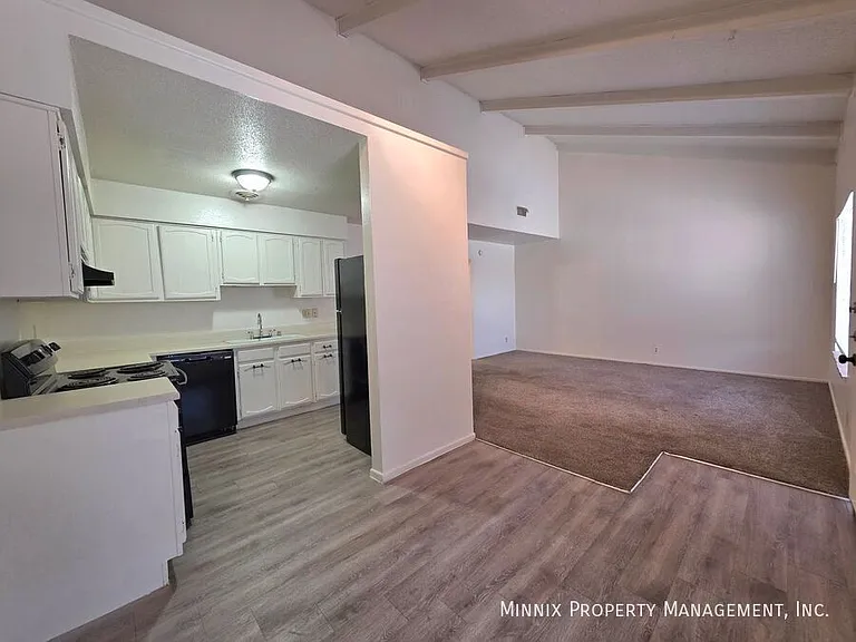 Whispering Oaks 1904 N. Midland — Photo 17