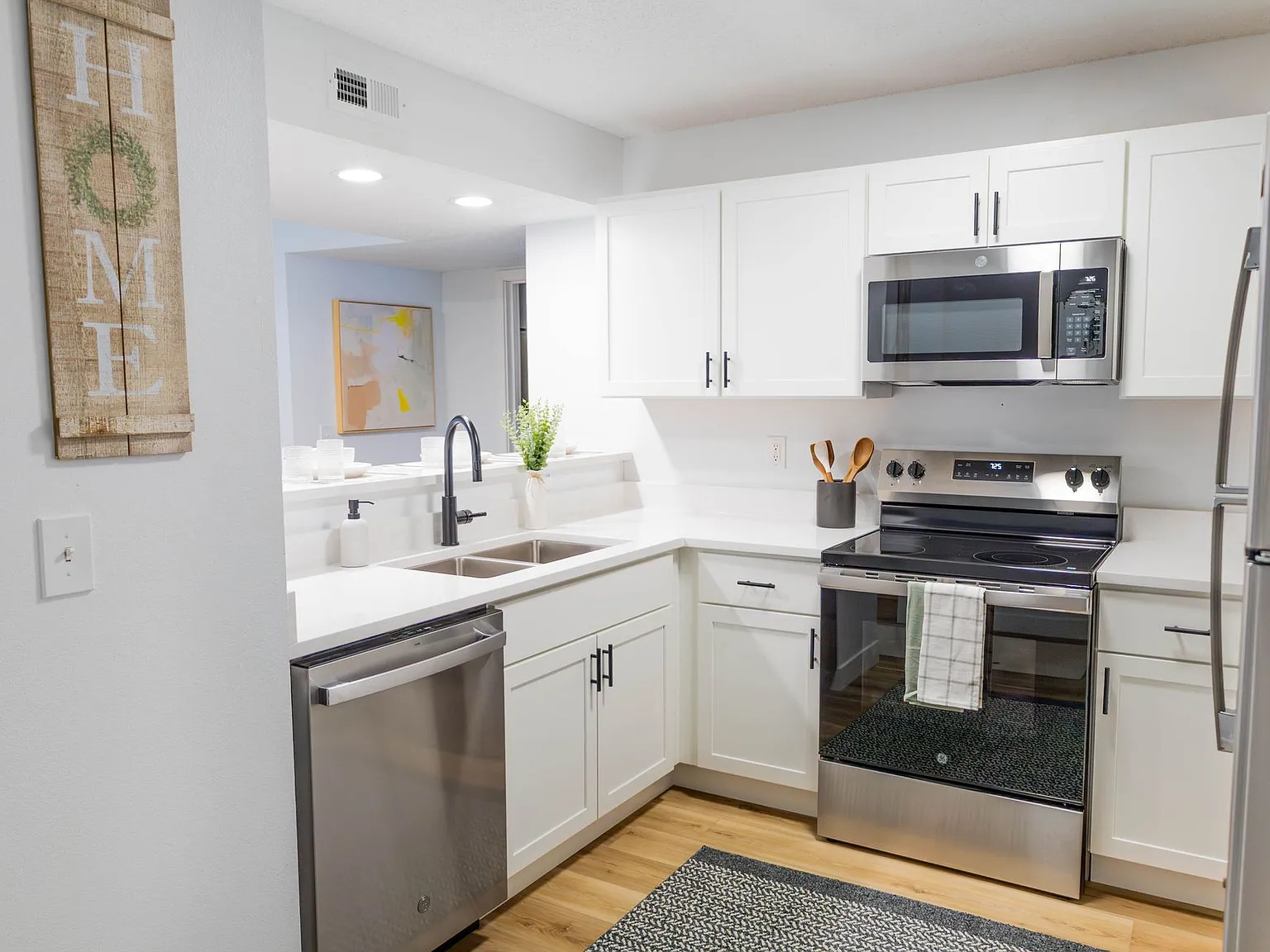Elevate Apartments at Hawkeye - Student Housing — Photo 2