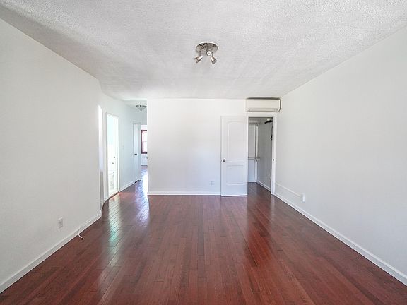 2nd image of 20-37 41st St #U