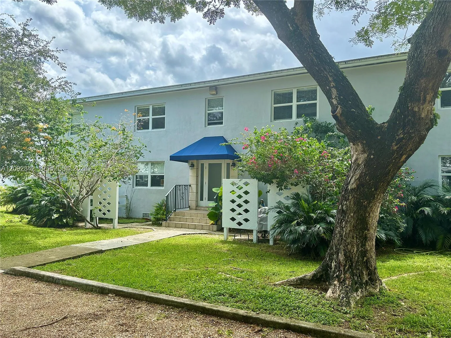 Arbors Condo — Photo 4