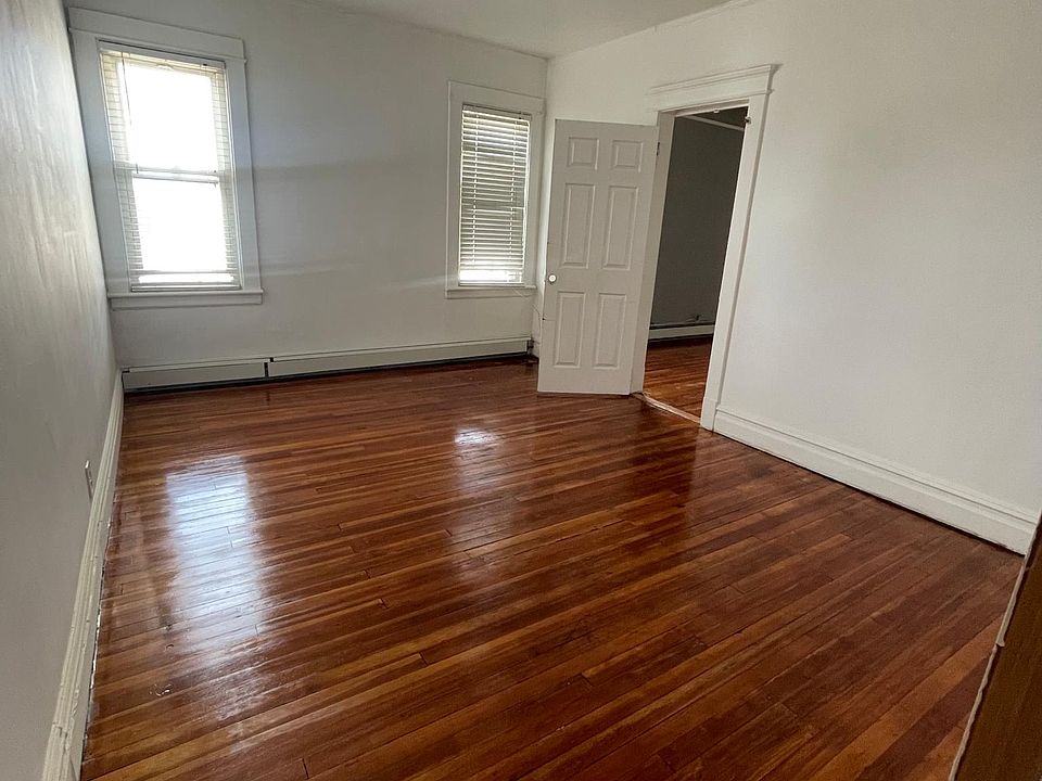 1st image of 118 N 9th Ave APT 2