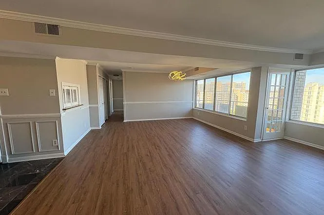 3 bed, 1310 sqft, $3,500 — Photo 3