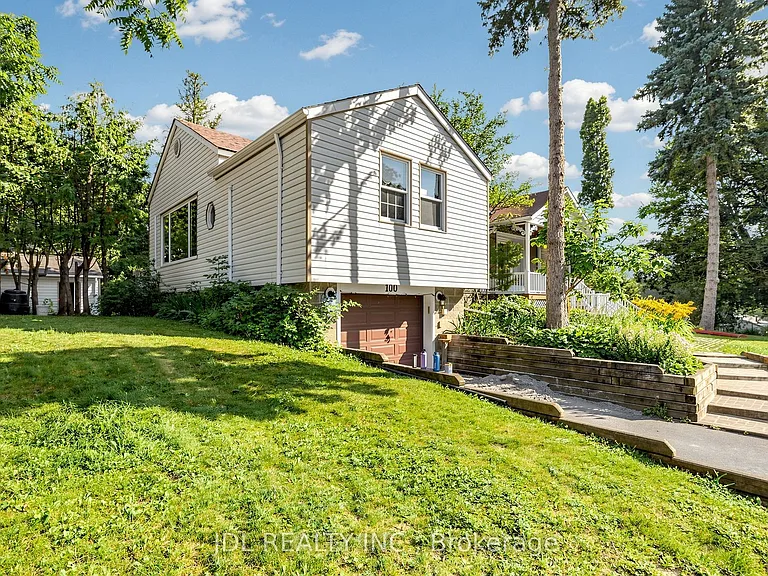 100 Roxborough Rd — Photo 3