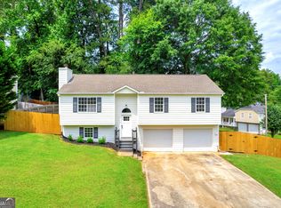 4989 Hunters Cove Dr, Acworth, GA 30101