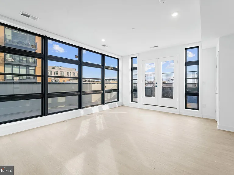 1417 Belmont St NW #P503 — Photo 2