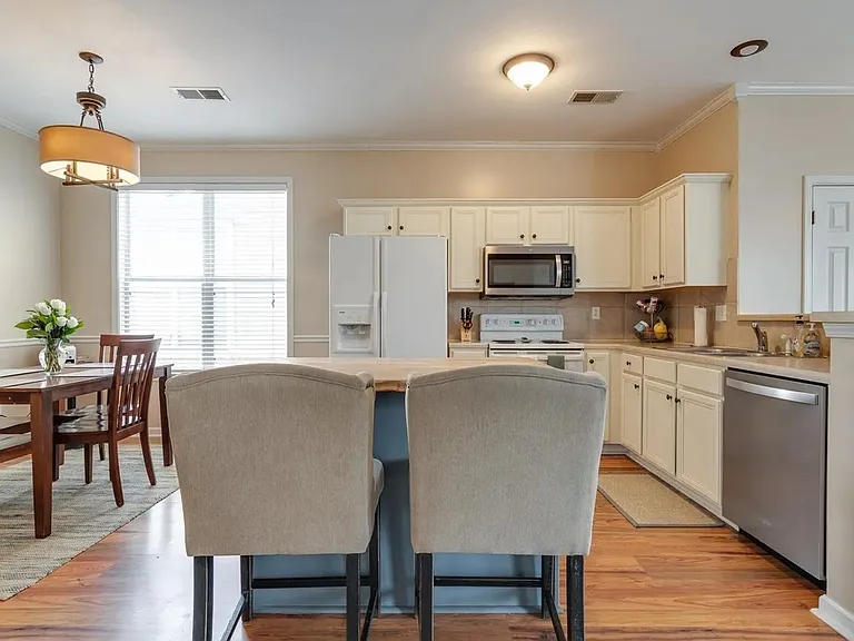 1189 Misty Isle Dr — Photo 7
