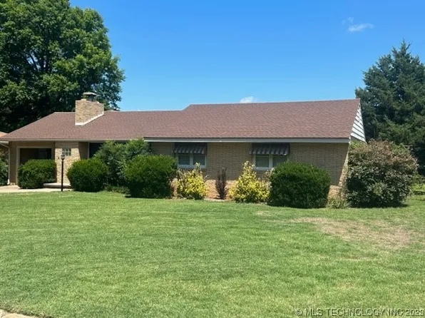 213 N 13th St, Ponca City, OK 74601