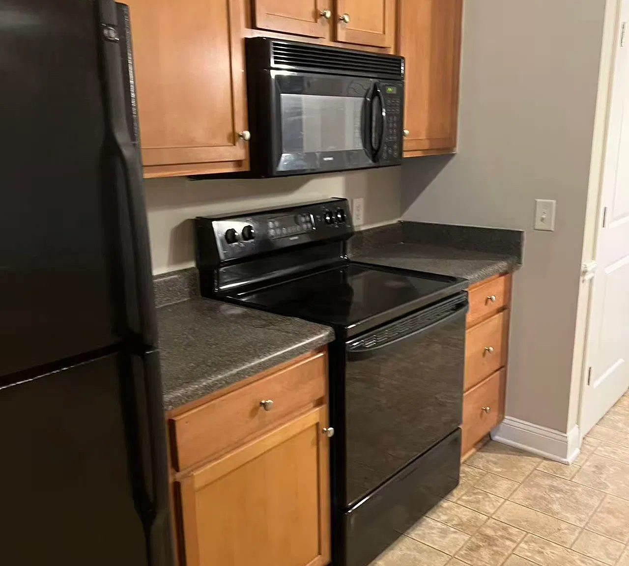 3 bed, 1282 sqft, $1,550 — Photo 4