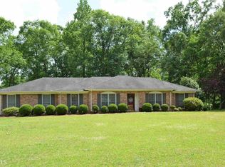 401 Debra Dr, Lagrange, GA 30240