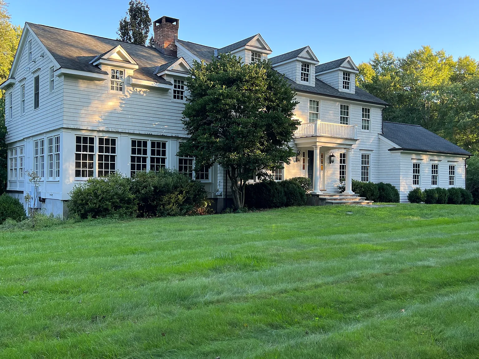 120 Merwins Ln — Photo 3