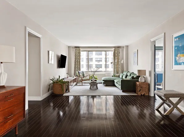 300 East 74th Street 23G image 3 of 14