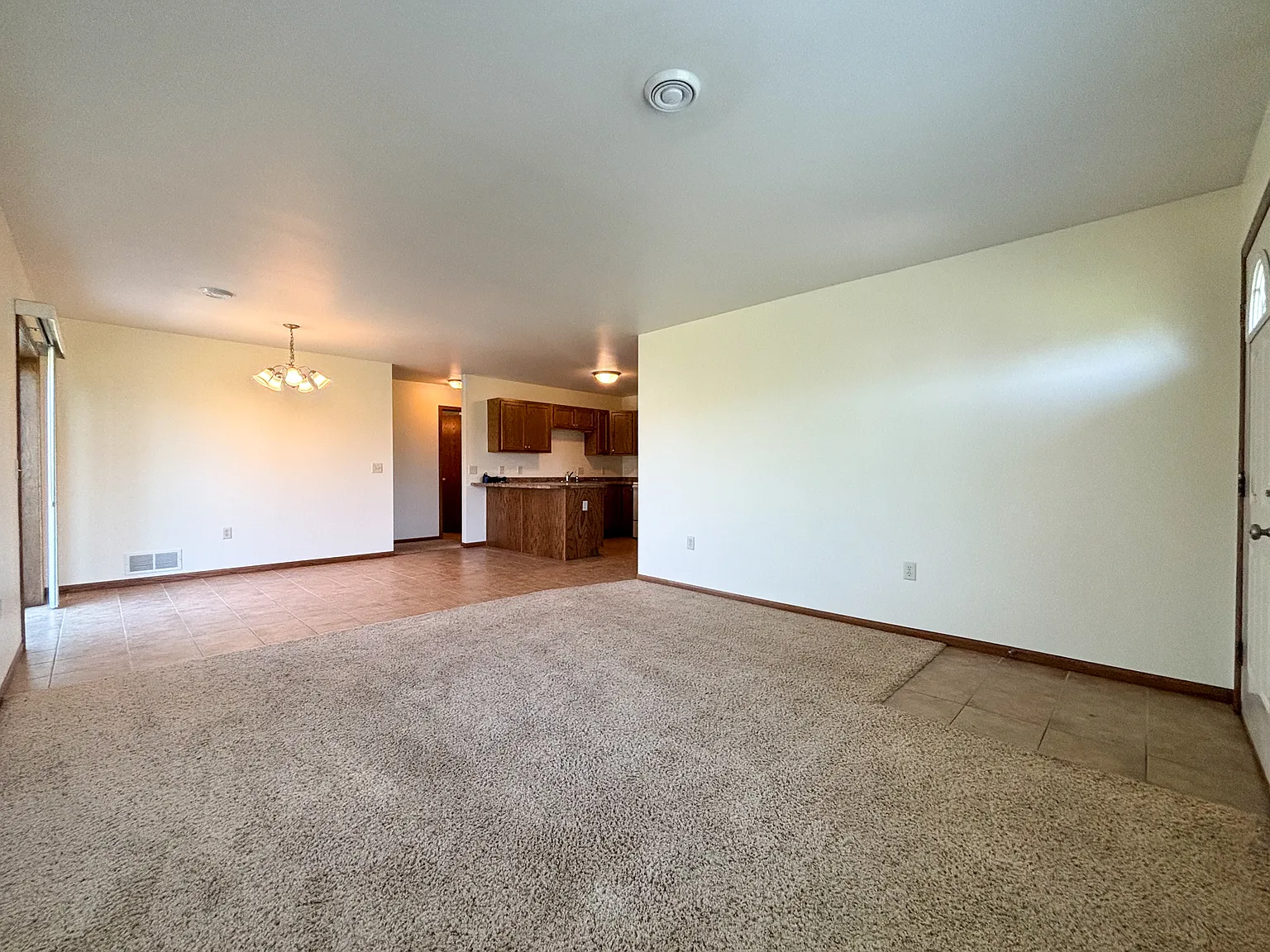 2 bed, 1.5 bath, 1525 sqft, $1,295 — Photo 4