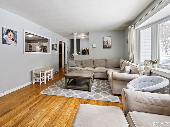 4th image of 38 Mountain Road