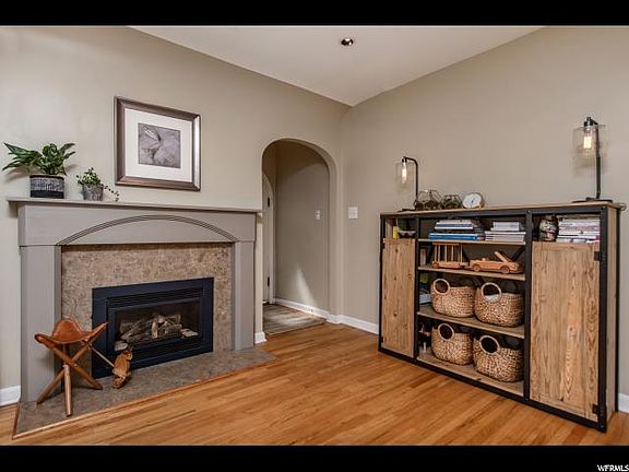 4th image of 1675 E Browning Ave