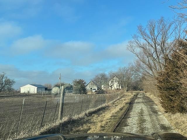 2nd image of 952 E 100n Rd