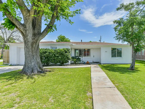 332 N 7th St, La Porte, TX 77571