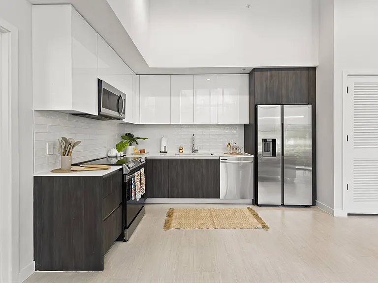 Oasis Pointe — Photo 20