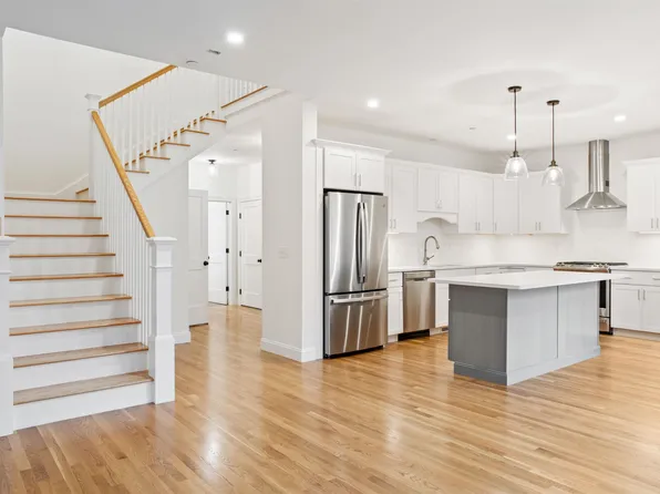 221 Sage Lane #50, Portsmouth, NH 03801
