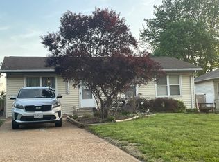 2674 Blue Heron Dr, Florissant, MO 63031