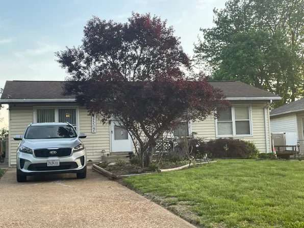 2674 Blue Heron Dr, Florissant, MO 63031