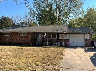 1903 Dee Ave, Springdale, AR 72762