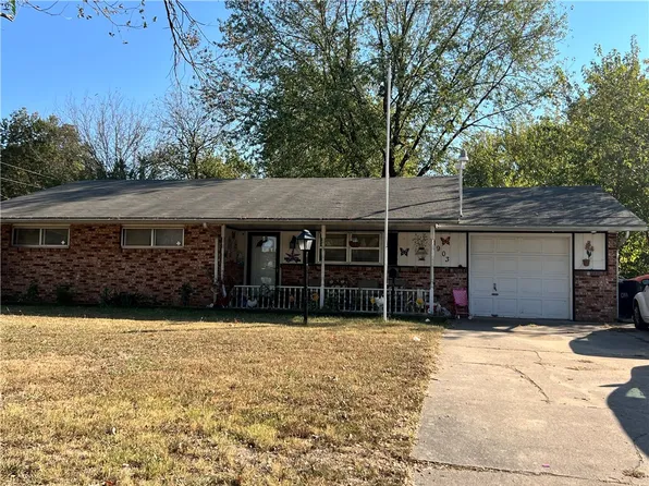 1903 Dee Ave, Springdale, AR 72762