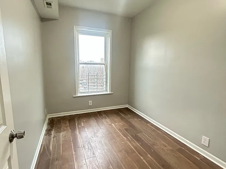 5938 S Calumet Ave #3 — Photo 6