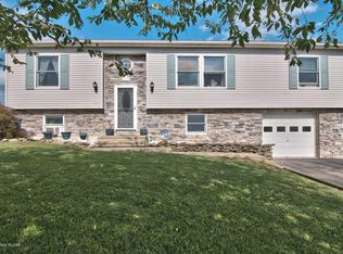 12 Jeanne Dr, Tunkhannock, PA