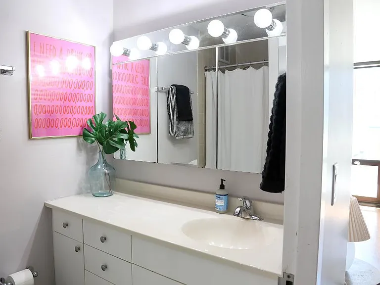 1 E Scott St #707 — Photo 9