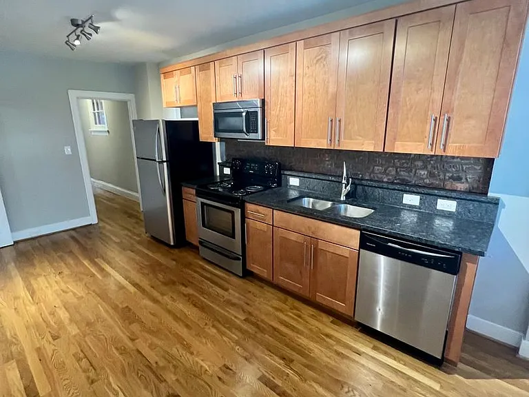 3020 Park Ave — Photo 9