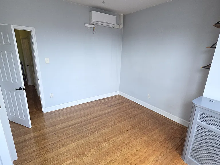 6205 Spruce St — Photo 10