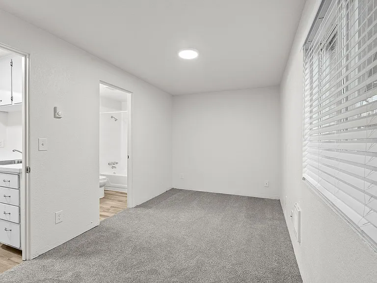 Bayview (105) — Photo 14