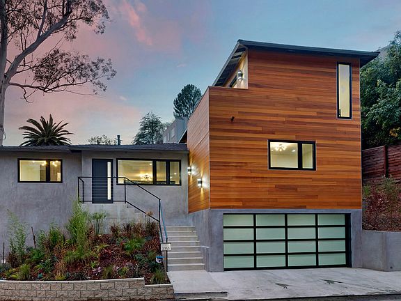 3rd image of 2355 Holly Dr