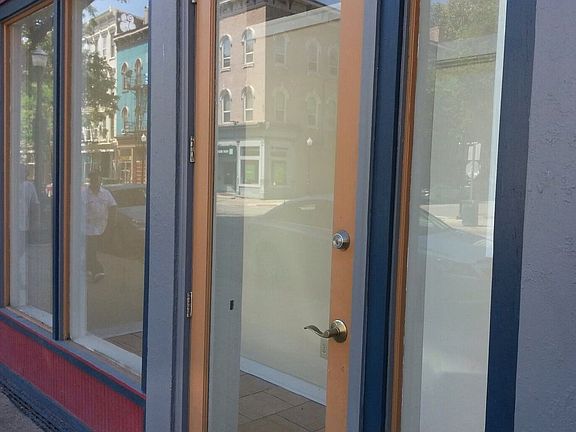 3rd image of 131 E 14th St APT 104