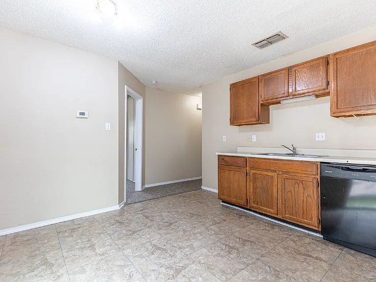 9643 Bratton Dr — Photo 9