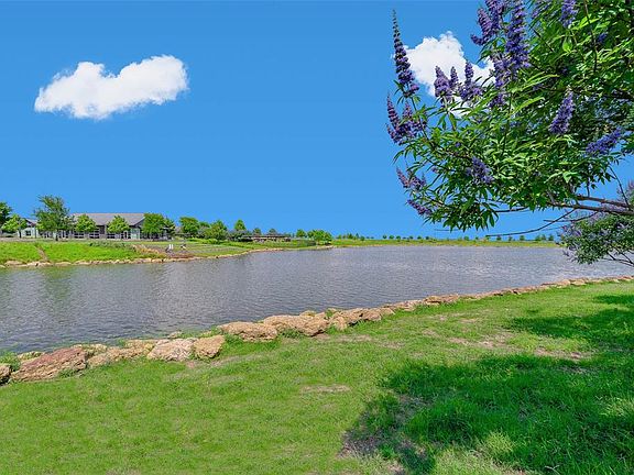 4th image of 213 Waterside Dr