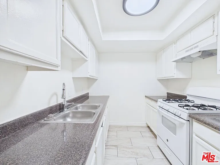 236 S Avenue 55 #C — Photo 5