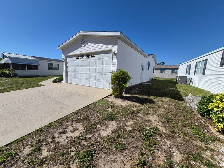 2113 Sawgrass Ln — Photo 4
