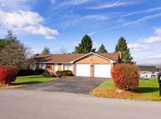 113 Raven View Ln, Lewisburg, WV 24901