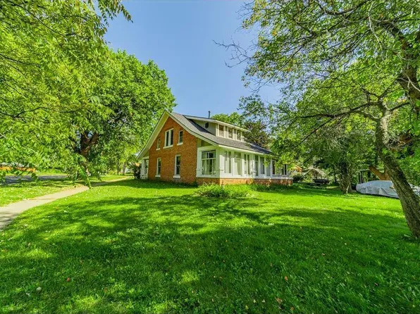1129 7th St, Hudson, WI 54016