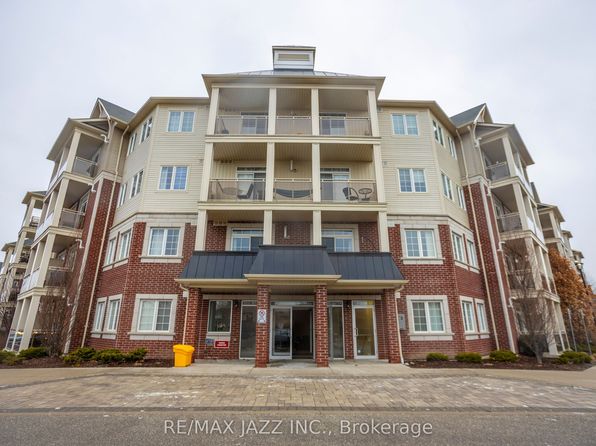 80 Aspen Springs Dr #308, Clarington, ON L1C 0V4