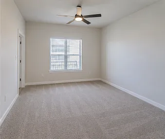 1 bed, 1.0 bath, 700 sqft, $990 — Photo 3