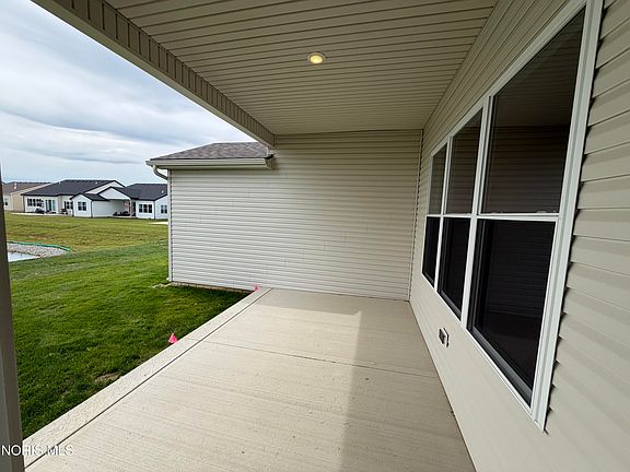 4th image of 1324 Limerick Ln