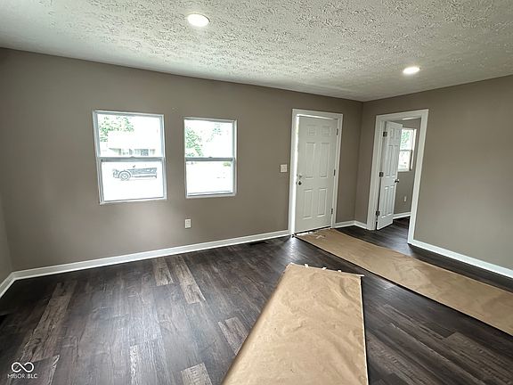 3rd image of 2261 N Moreland Ave