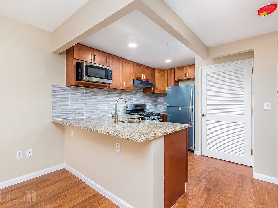1st image of 172-18 Jamaica Ave #2C