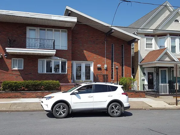 130-132 N Market St, Mount Carmel, PA 17851