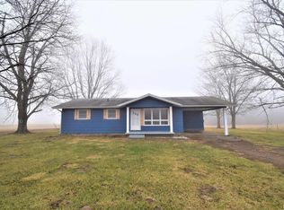 8589 E Dix Irvington Rd, Dix, IL 62830