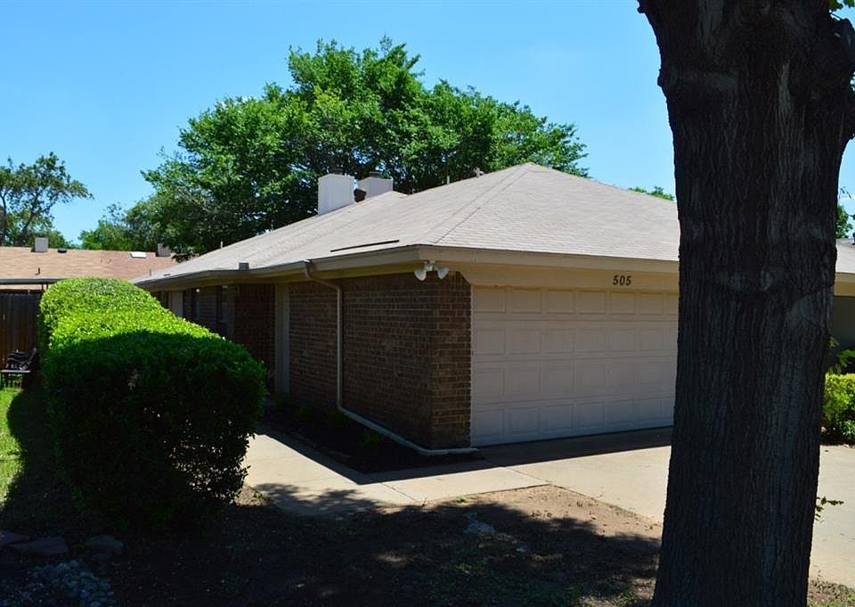 1st image of 505 Essex Pl