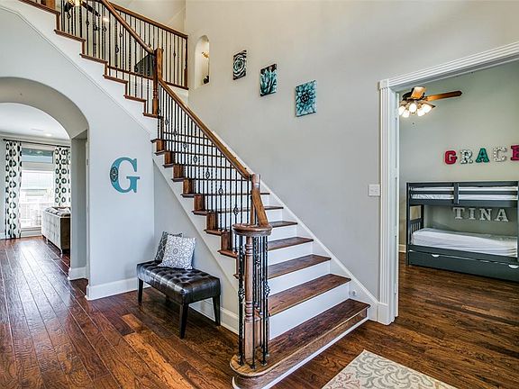 4th image of 925 Dove Creek Trl