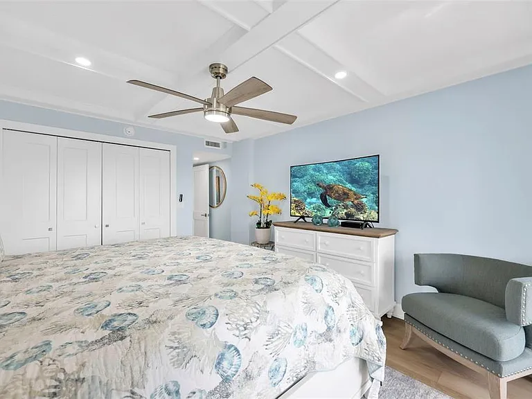 1300 Gulf Shore Blvd N #700 — Photo 20